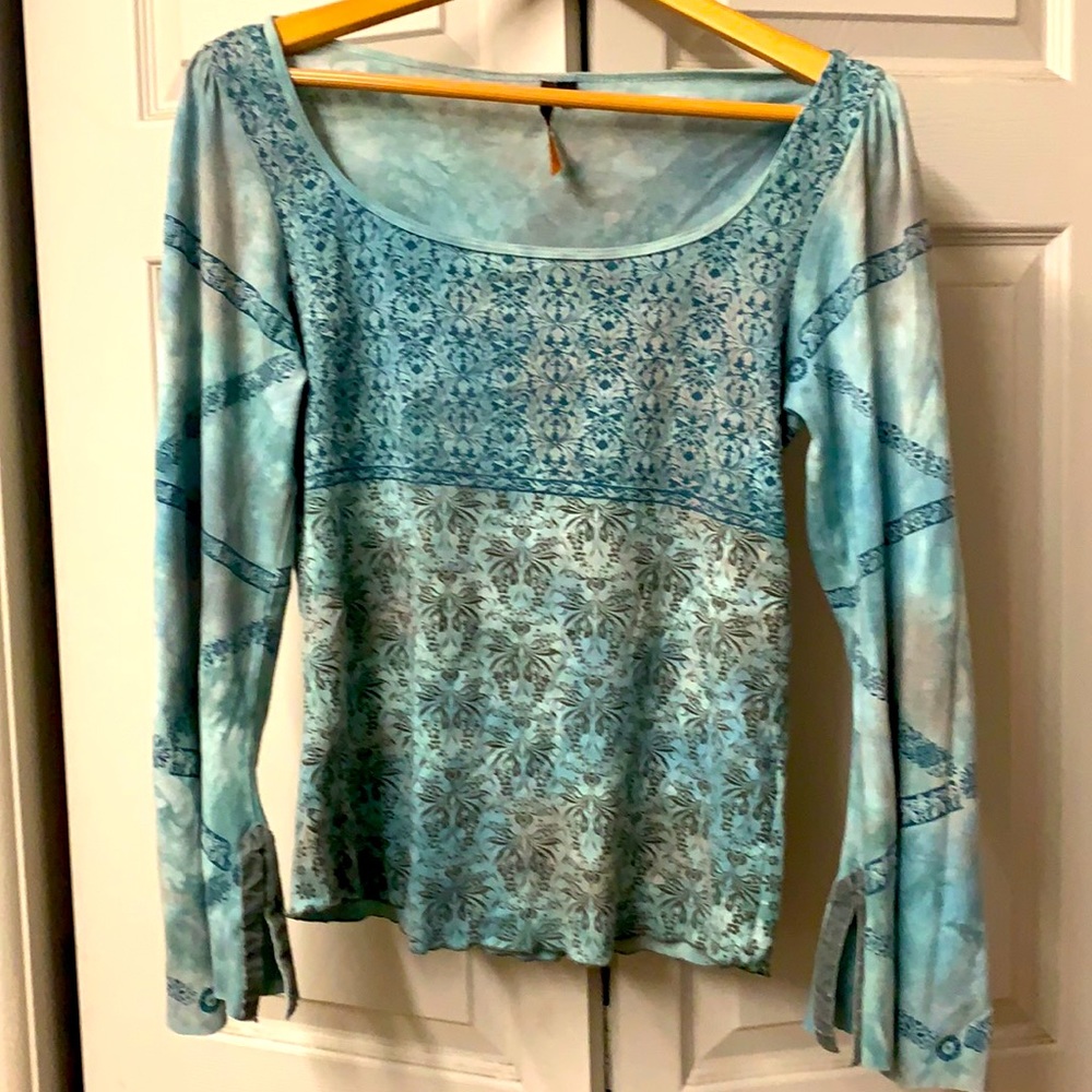 Language los angels size L long sleeve t shirt